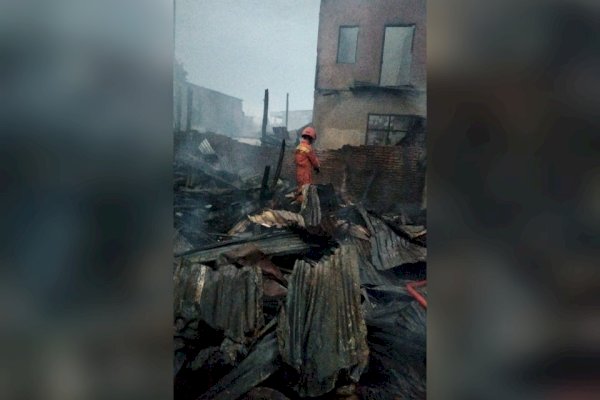 Hati-Hati! Sehari, 10 Unit Rumah di Makassar Hangus Terbakar, Belasan KK Kehilangan Tempat Tinggal
