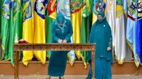 Tri Tito Karnavian Lantik Naoemi Octarina Sebagai Ketua TP PKK Sulsel