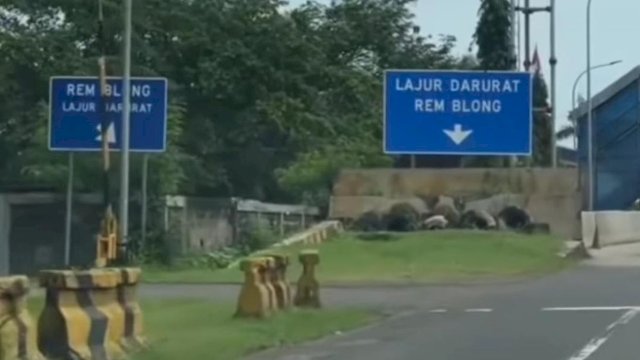  Lajur Darurat Rem Blong di Tol Bogor.(F-INT)