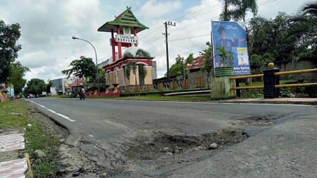 Jalan Nasional Sungguminasa - Takalar - Jeneponto Senilai Rp 227,3 Miliar Sedang Lelang.
