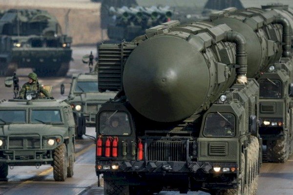 Putin Perintahkan Pasukan Nuklir Rusia untuk Waspada