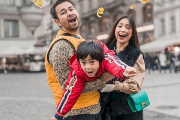 Usai Bermain-Gendong Rafathar, Raffi Ahmad Langsung Dilarikan ke Rumah Sakit