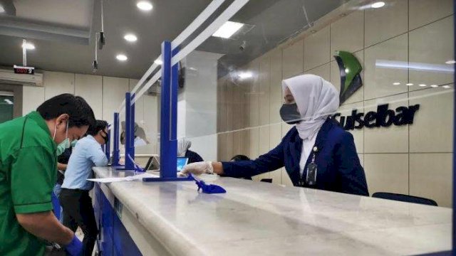 Pelayanan Bank Sulselbar.(F-INT)