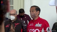 Jokowi Sambut Puluhan Pembalap MotoGP di Depan Pintu Masuk Istana Merdeka