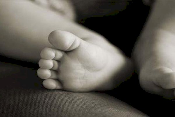 Viral! Emak-emak di Makassar Lahiran di Mobil Driver Online