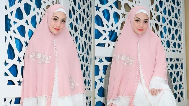 Celine Evangelista Pakai Jilbab.(F-INT)