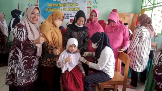 Antusias Para Orang Tua Siswa Sambut Vaksinasi Anak 6-12 Tahun