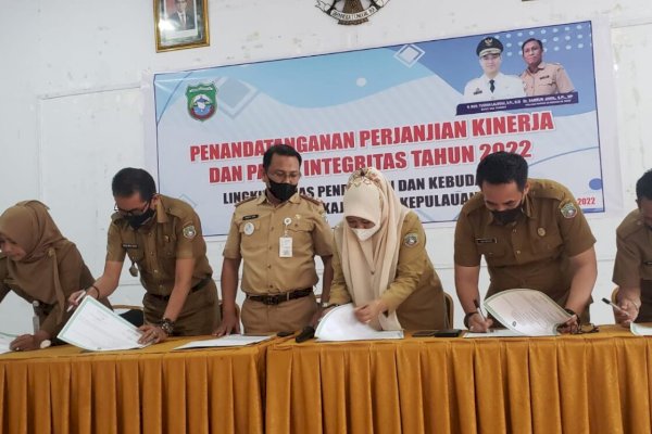 ASN Disdikbud Pangkep Teken Pakta Integritas