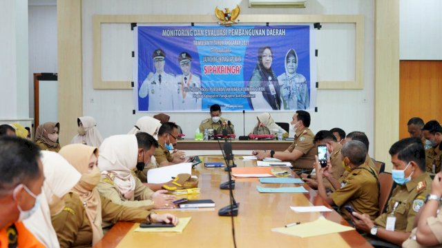 Pemkab Pangkep Monitoring Evaluasi Kinerja Pembangunan Daerah