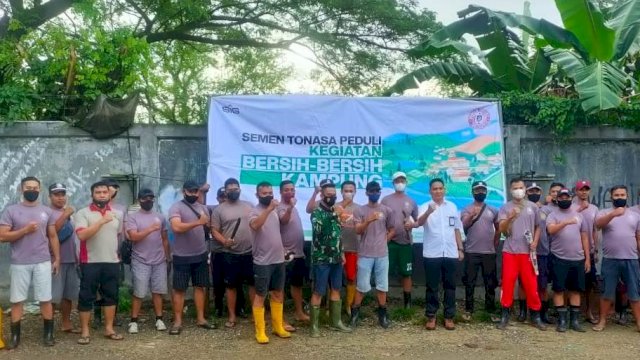 Peringati HSPN, Semen Tonasa Lakukan Kegiatan Kebersihan