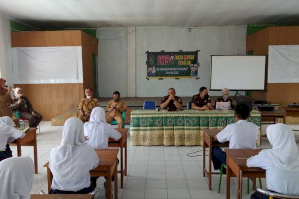 Kejari Pangkep Beri Edukasi Hukum ke Siswa SMP