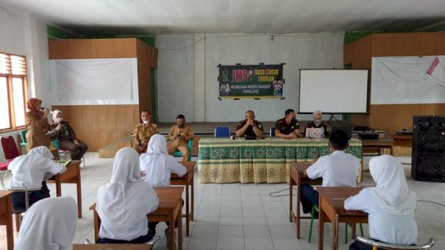 Kejari Pangkep Beri Edukasi Hukum ke Siswa SMP