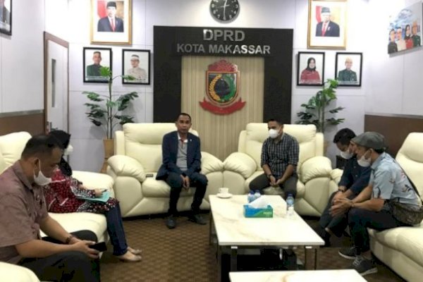 Harry Kurnia Pakambanan dari Demokrat PAW Abdi Asmara di DPRD Makassar