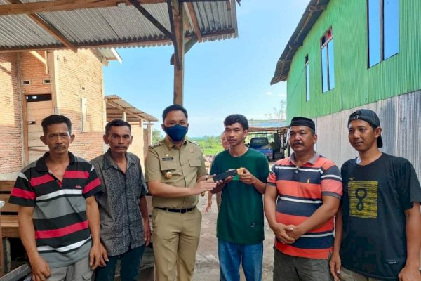 Berkat Bantuan Modal Usaha Bantaeng, Produksi Dan Penjualan Pandai Besi Meningkat