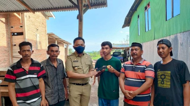 Berkat Bantuan Modal Usaha Bantaeng, Produksi Dan Penjualan Pandai Besi Meningkat