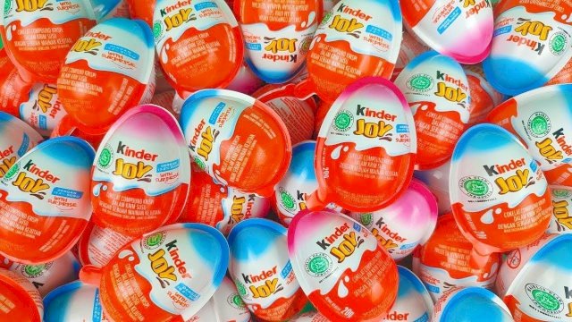 Kinder Joy.(f-INT)