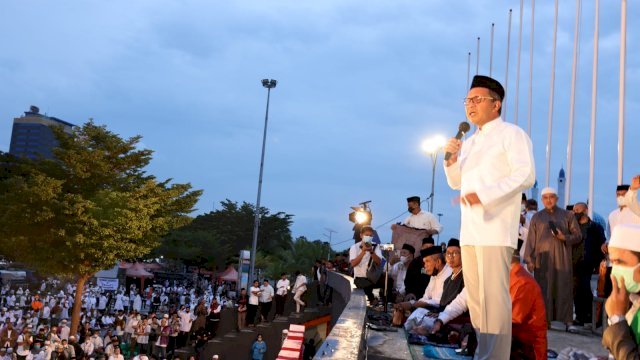 Shalat Subuh Berjamaah, Danny Pomanto Tekankan Perlunya Edukasi Agama pada Keluarga