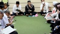 Selalu Kompak, Intip Jajaran Pegawai Bapenda Makassar Ngaji Bareng Selama Bulan Ramadhan