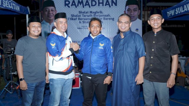 Eks Ketua DPRD Sidrap Andi Sukri Baharman dijaketkan NasDem oleh Sekretaris DPW NasDem Sulsel, Syaharuddin Alrif