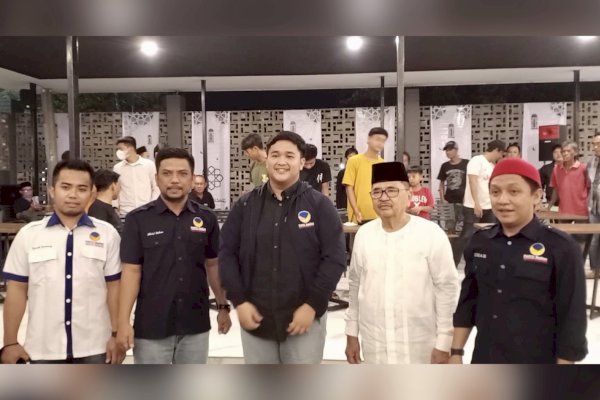 Offroader Nasional Gabung Partai NasDem Palopo, Judas Amir yang Langsung Pakaikan Jaket