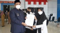 Bupati Maros Chaidir Syam Serahkan SK 12 PPPK Non Guru