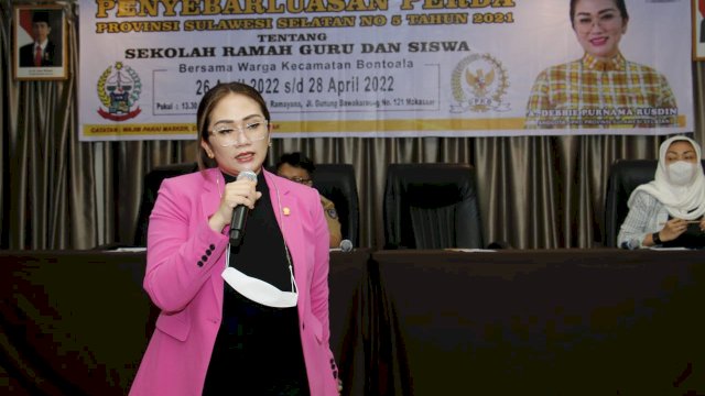 Legislator Golkar Sulsel Debbie Rusdin Sosialisasikan Perda Ramah Anak dan Guru