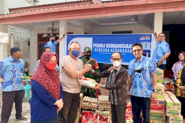 Perumda Air Minum Makassar Bantu Korban Kebakaran di Asrama Polisi Jalan Veteran Selatan