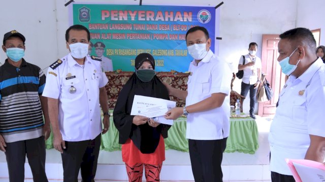 Kembali salurkan bantuan dibeberapa desa, ini harapan Bupati Takalar&nbsp;