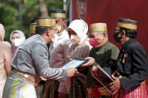 Hari Kebudayaan Makassar, Danny Kukuhkan Dewan Kebudayaan dan Beri Penghargaan Maestro Kesenian