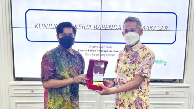 Kepala Bapenda Makassar Firman Pagarra kunjungi Tanggerang Selatan.(F-INT)