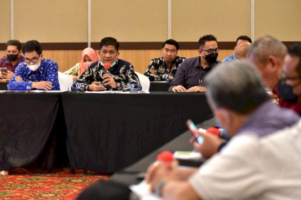 Amson Padolo Hadiri Rapat Kunjungan Kerja Panja Penyediaan Akses Internet Komisi I DPR RI