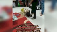 Viral! Istri Ketahuan Selingkuh saat Suami Salat Tarawih, Nangis-Sujud dan Minta Maaf