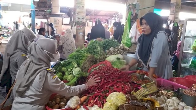 Pasokan dan Harga 12 Bahan Pangan Pokok di Sulawesi Barat Aman.