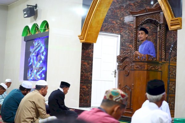 Bikin Haru! Rudianto Lallo Isi Ceramah Tarawih Ungkap Perjuangannya Saat SMA hingga Jadi Ketua DPRD, Sang Ibu Harus Gadai Barang