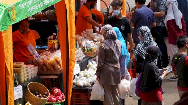 Hadirkan Produk Berkualitas, Masyarakat Sambut Antusias Gelar Pangan Murah di Jakarta Selatan.