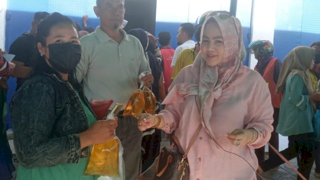 Ketua NasDem Putri Dakka Berbagi, Ribuan Paket Sembako Sasar Warga Se-Luwu Raya.