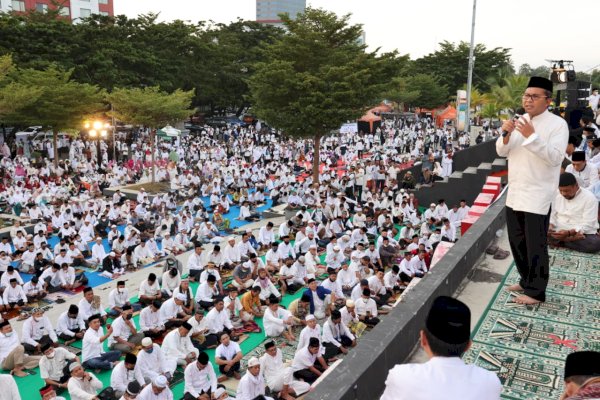Shalat Subuh Berjamaah Penghujung Ramadan, Danny : Berzakatki Salamakki