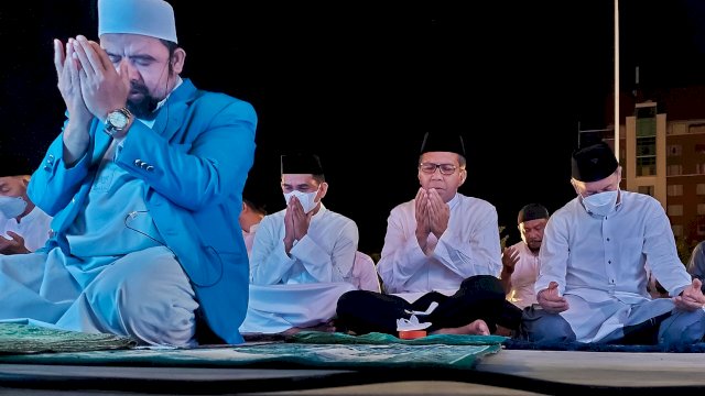 Shalat Subuh Berjamaah, Danny Pomanto Puji Sikap Konsisten Ketua DPRD Makassar Rudianto Lallo.