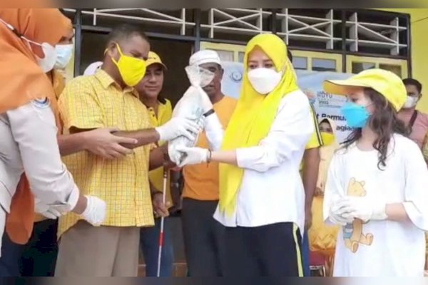 Berbagi Berkah Ramadhan di Hari BMK, Anggota Komisi IV Alien Mus Borong Ikan 10 Ton Hasil Tangkapan Nelayan, Lalu Bagikan kepada Warga