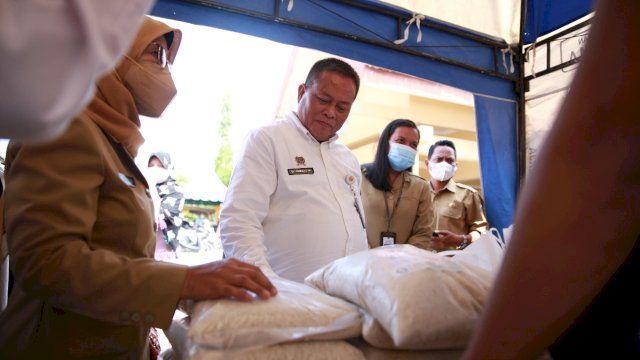 Kementan Pantau Gelar Pangan Murah di Lamongan, Ketersediaan Beras Surplus.