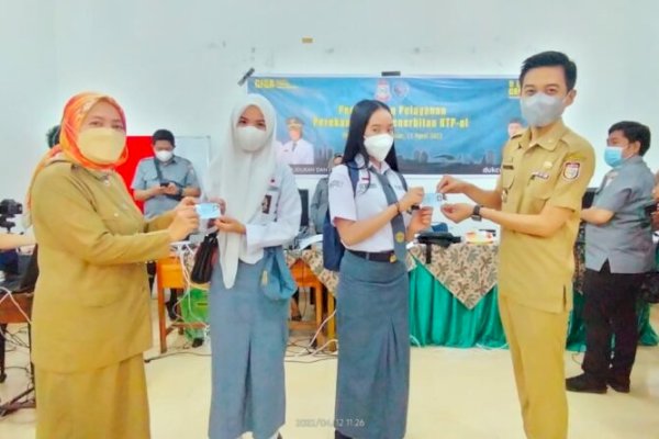 Kadis Dukcapil Muhammad Hatim Ajak Seluruh Siswa di Makassar yang Berumur 17 Tahun untuk Rekam E-KTP