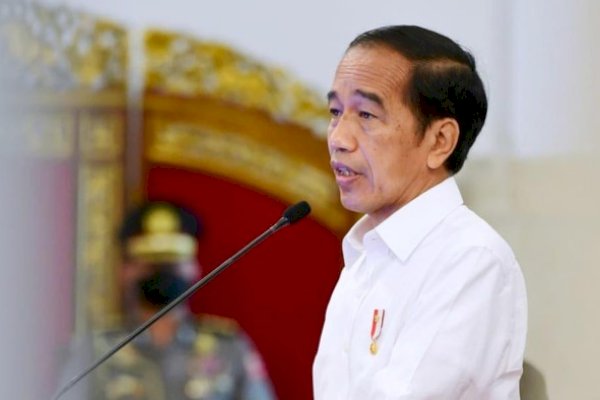 Jokowi Beri Bantuan ke Emak-Emak: Ingat, Jangan Beli HP