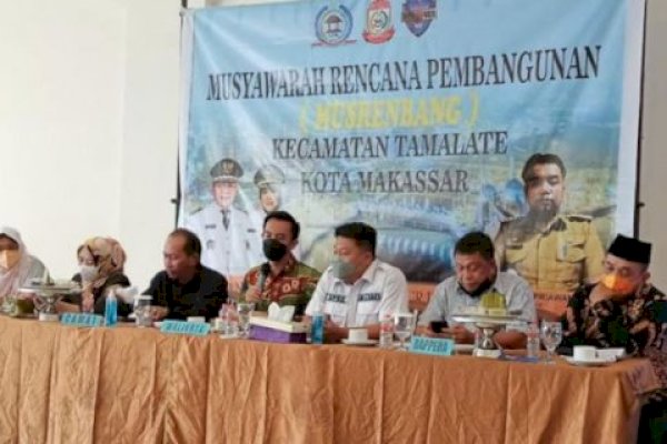 Kepala Bappeda Makassar Helmy Budiman Hadiri Musrenbang di Kecamatan Tamalate