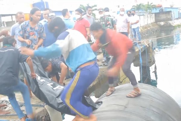 Mengerikan! Kapal Pencari Cumi Bawa Mayat yang Dibekukan, 28 ABK dan Nahkoda Ditahan