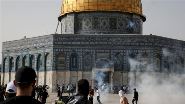 Masjid Al Aqsa Diserang Tentara Israel.(F-INT)