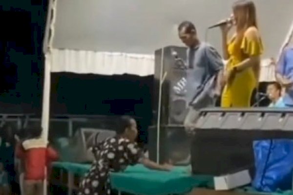 Lagi Asyik Bernyanyi dengan Biduan, Pria Ini Kaget Istri Datang Ngamuk, Langsung Disuruh Pulang