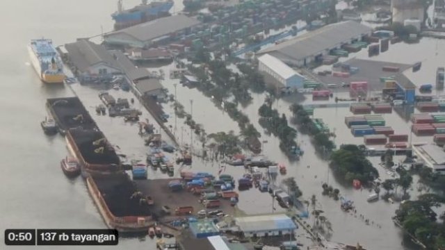 Tanggul tanjung emas jebol.(F-INT)