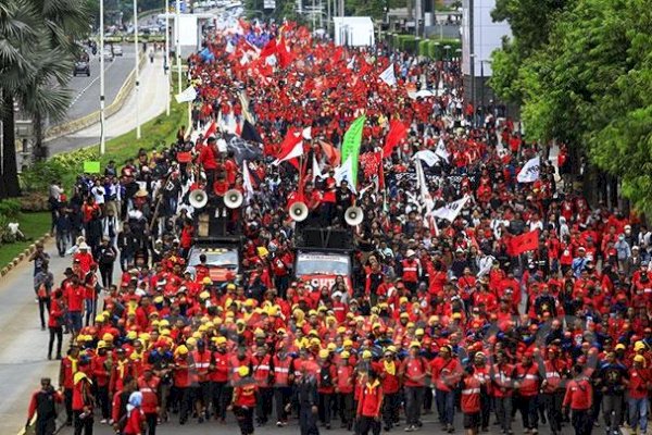 Aksi May Day, Buruh Tuntut Pemilu Jurdil – Tolak Kenaikan Harga Kebutuhan Pokok