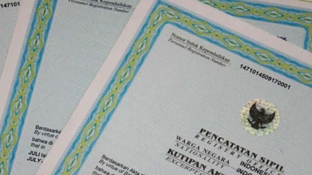 ilustrasi akta kelahiran.(F-INT)