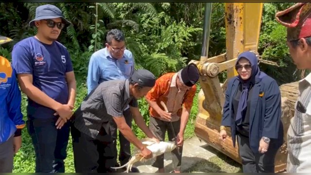 Gaspol! NasDem Mulai Perbaiki Jalan Rampi Luwu Utara, Pelepasan Alat Berat secara Adat